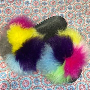 Fur slippers